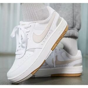 NEW Nike Womens 8.5(fits 9)Shoes Gamma Force White Phantom Light Bone DX9176-103